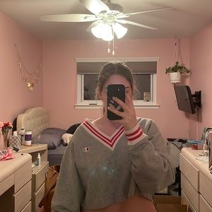 Cropped Champion Sweatshirt